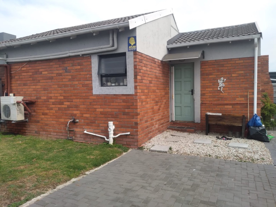 2 Bedroom Property for Sale in Fairview Eastern Cape